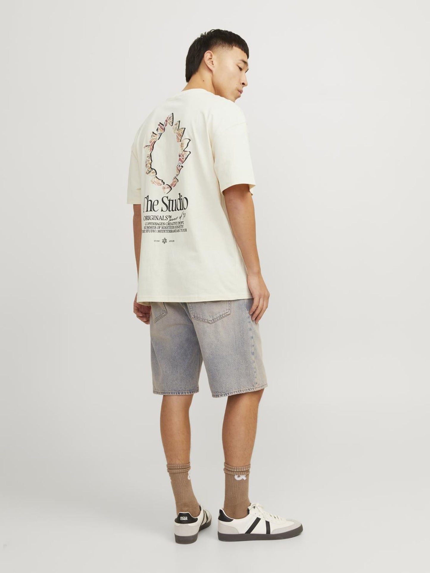 JORNOTO GRAPHIC BACK TEE SS CREW NECK LN buttercream