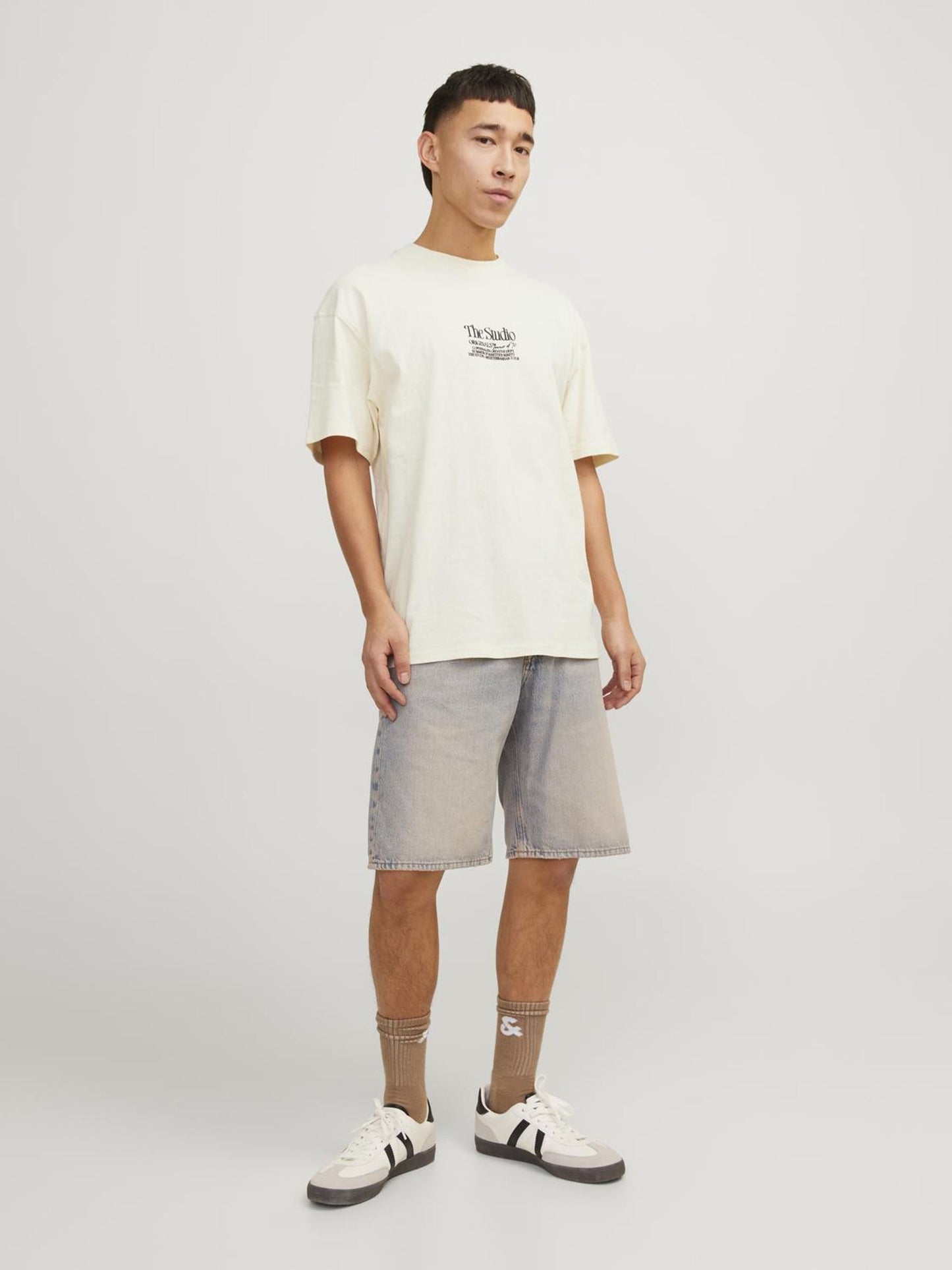 JORNOTO GRAPHIC BACK TEE SS CREW NECK LN buttercream